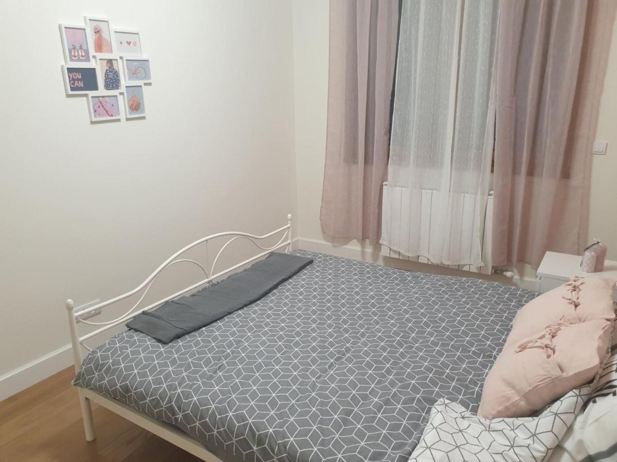 Apartment Mona Belgrade Extérieur photo