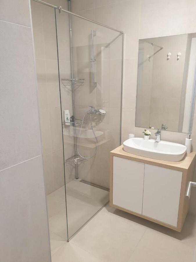 Apartment Mona Belgrade Extérieur photo